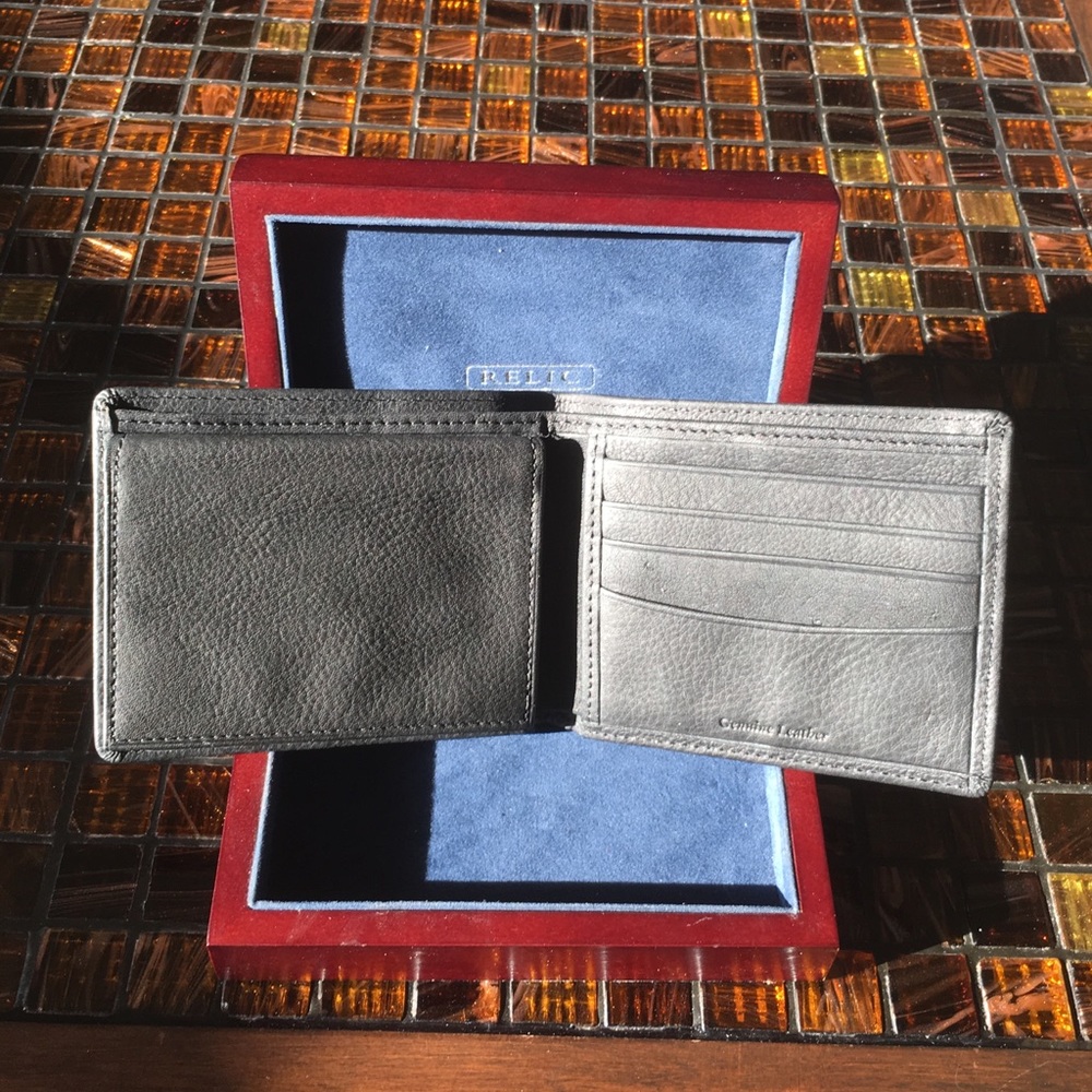 Relic Bifold Wallet - Picture 3 of 5